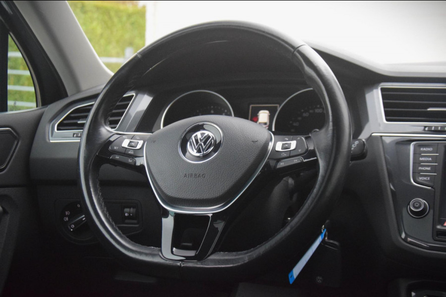 Volkswagen Tiguan 1.4 TSI Connected Series Panoramadak / Comfortstoelen / Carplay
