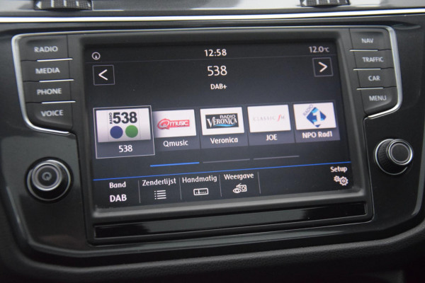 Volkswagen Tiguan 1.4 TSI Connected Series Panoramadak / Comfortstoelen / Carplay
