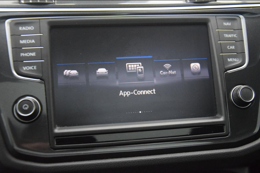 Volkswagen Tiguan 1.4 TSI Connected Series Panoramadak / Comfortstoelen / Carplay