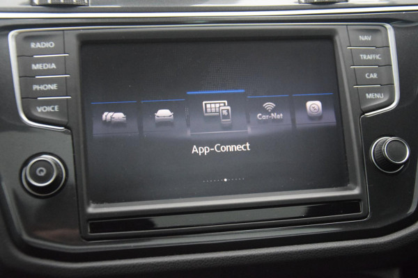 Volkswagen Tiguan 1.4 TSI Connected Series Panoramadak / Comfortstoelen / Carplay