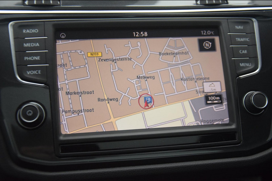 Volkswagen Tiguan 1.4 TSI Connected Series Panoramadak / Comfortstoelen / Carplay