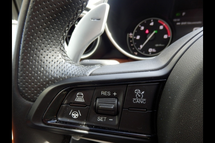 Alfa Romeo Giulia 2.2 Sprint I Automaat I 240 pk* I Schuif/kantel dak I Adp. crui