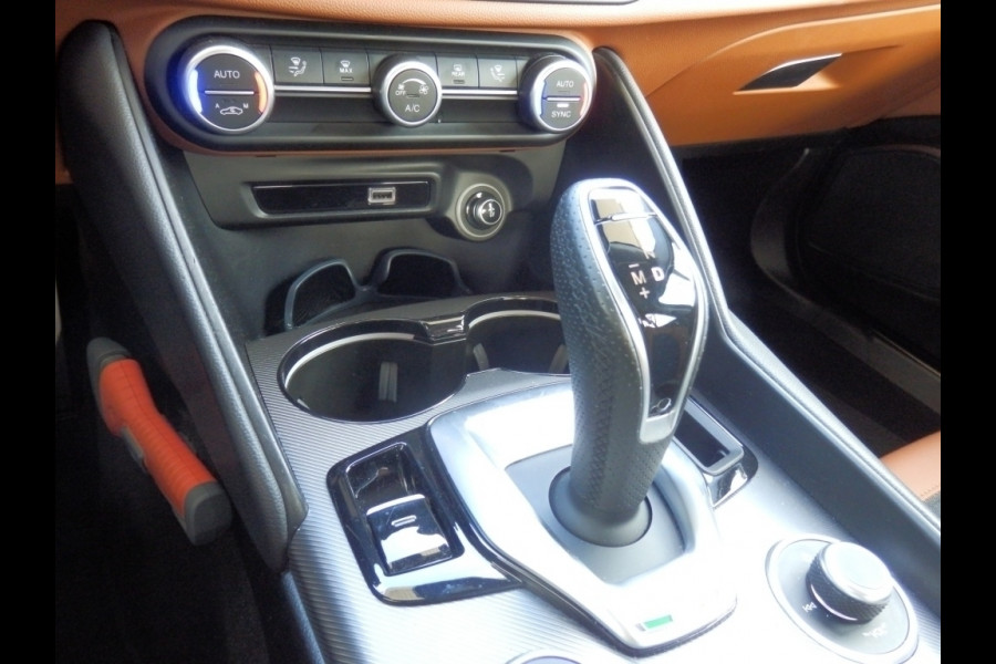 Alfa Romeo Giulia 2.2 Sprint I Automaat I 240 pk* I Schuif/kantel dak I Adp. crui