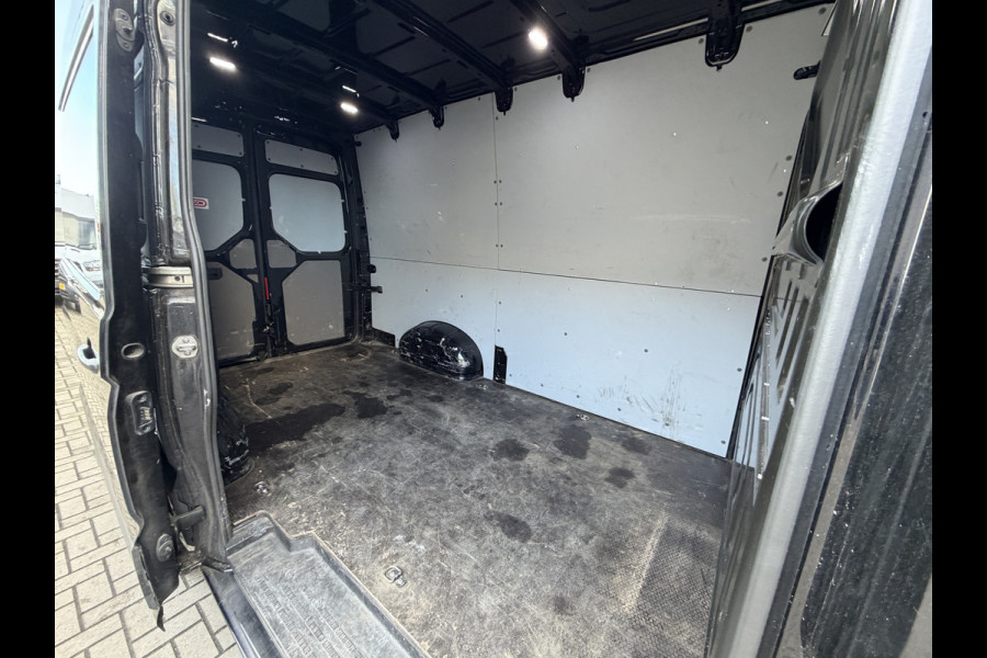 Volkswagen Crafter 35 2.0 TDI 177PK Euro6 L3H3 CarPlay/cruise control/camera