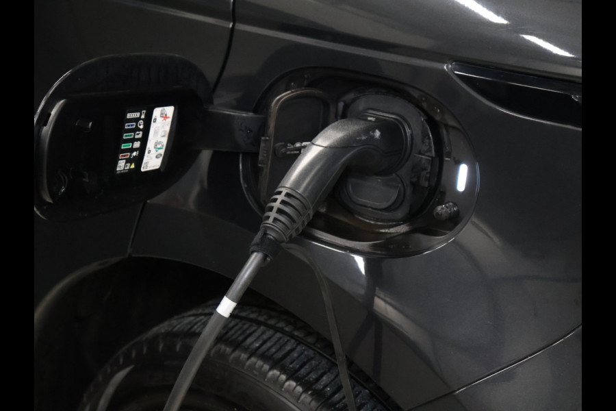 Land Rover Range Rover Evoque 1.5 P300e AWD R-Dynamic HSE [TREKHAAK, SCHUIFKANTELDAK, CAMERA, PDC V+A, APPLE CARPLAY, ANDROID AUTO, MERIDIAN, ELECTRISCHE STOELEN, CRUISE CONTROL, NIEUWSTAAT]