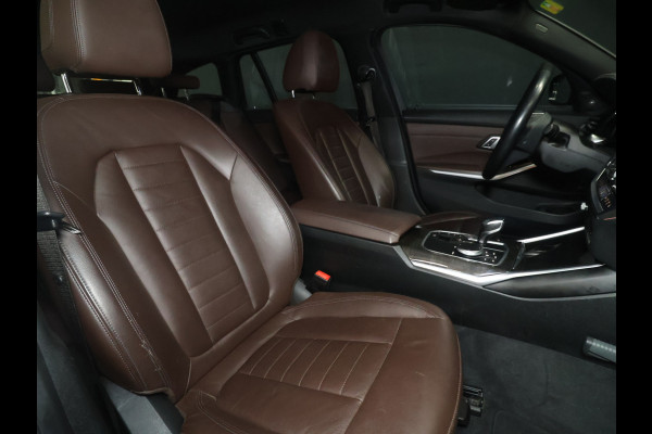 BMW 3 Serie Touring 330i High Executive NW TYPE [APPLE CARPLAY, PDC V+A, CRUISE CONTROL, HARMAN/KARDON, STOELVERWARMING, AUTOMATISCHE ACHTERKLEP, AUTOMATISCHE AIRCO, NIEUWSTAAT]