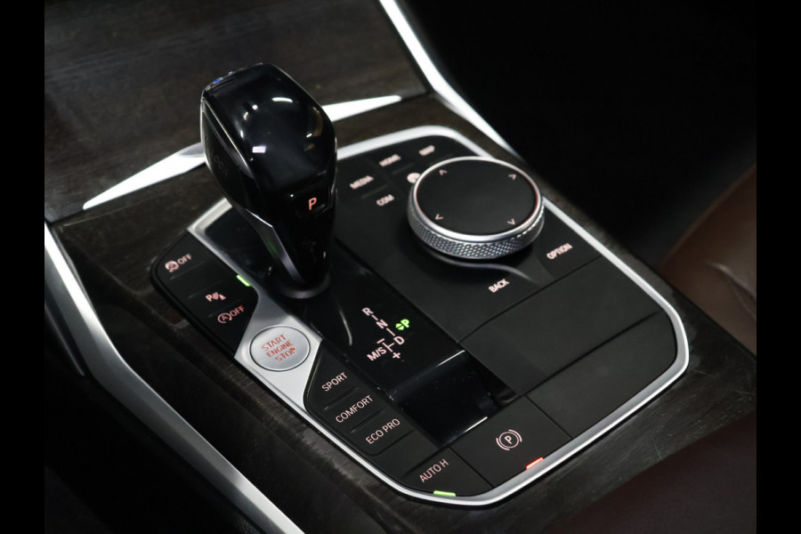 BMW 3 Serie Touring 330i High Executive NW TYPE [APPLE CARPLAY, PDC V+A, CRUISE CONTROL, HARMAN/KARDON, STOELVERWARMING, AUTOMATISCHE ACHTERKLEP, AUTOMATISCHE AIRCO, NIEUWSTAAT]