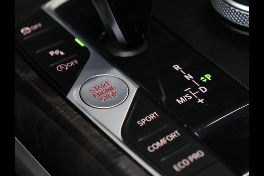 BMW 3 Serie Touring 330i High Executive NW TYPE [APPLE CARPLAY, PDC V+A, CRUISE CONTROL, HARMAN/KARDON, STOELVERWARMING, AUTOMATISCHE ACHTERKLEP, AUTOMATISCHE AIRCO, NIEUWSTAAT]