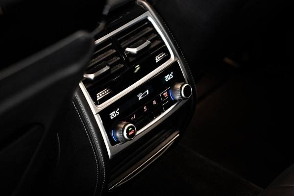 BMW 7 Serie 730d xDrive High Executive *M-Sport / Harman-Kardon / Panorama / HUD / Soft-Close*