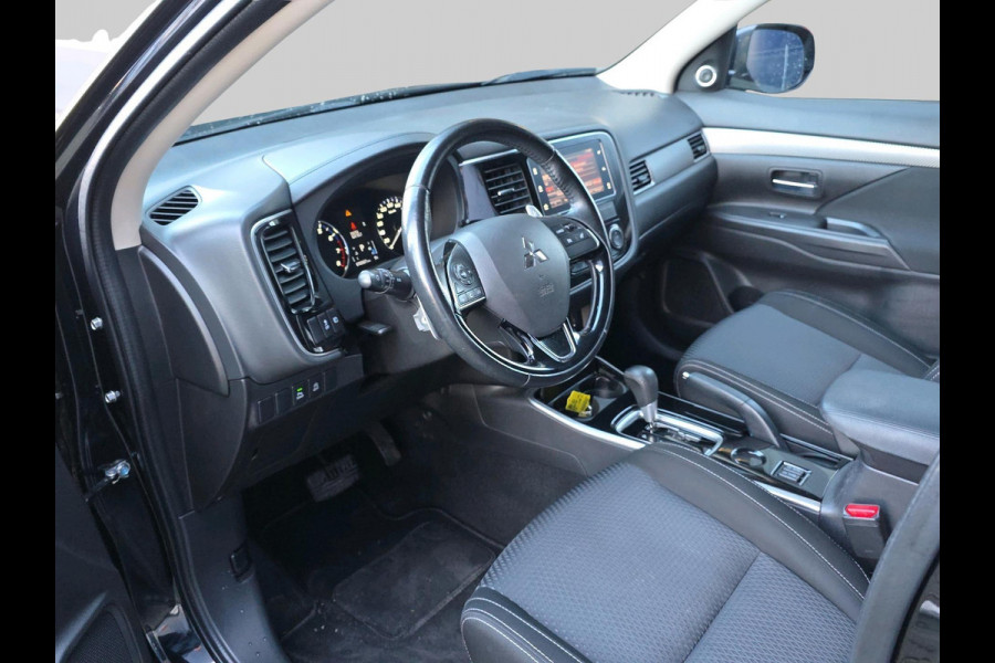 Mitsubishi Outlander 2.0 Connect Pro | Automaat | Stoel/stuurverwarming | 360 Camera | Trekhaak |