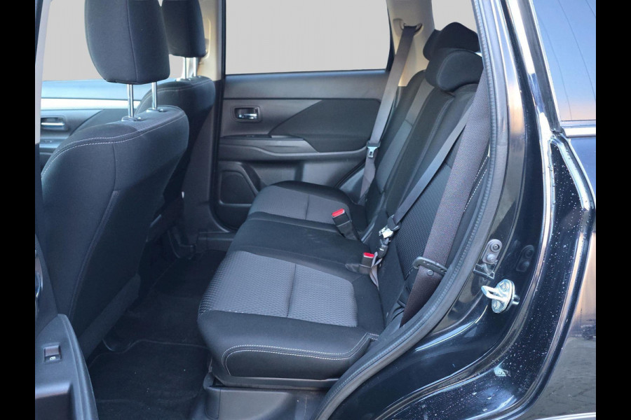 Mitsubishi Outlander 2.0 Connect Pro | Automaat | Stoel/stuurverwarming | 360 Camera | Trekhaak |