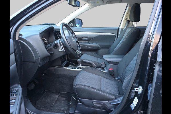 Mitsubishi Outlander 2.0 Connect Pro | Automaat | Stoel/stuurverwarming | 360 Camera | Trekhaak |