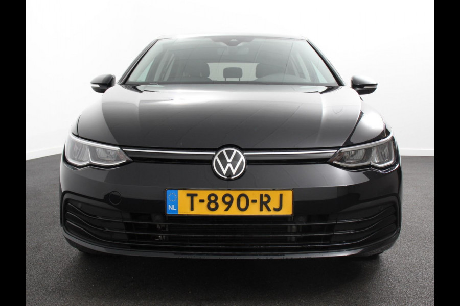 Volkswagen Golf 1.5 eTSI DSG Active | Navigatie | Apple Carplay/Android Auto | Virtual Cockpit | Climate Control | Led | Dab | Camera | Adaptive Cruise Control | Extra Getint glas