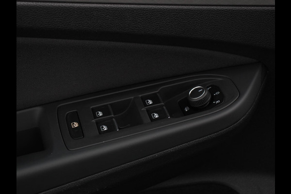 Volkswagen Golf 1.5 eTSI DSG Active | Navigatie | Apple Carplay/Android Auto | Virtual Cockpit | Climate Control | Led | Dab | Camera | Adaptive Cruise Control | Extra Getint glas