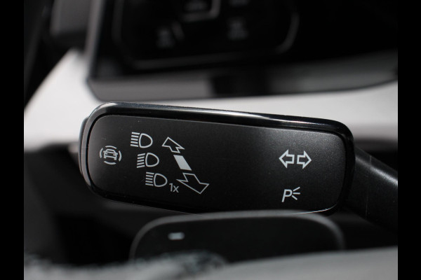Volkswagen Golf 1.5 eTSI DSG Active | Navigatie | Apple Carplay/Android Auto | Virtual Cockpit | Climate Control | Led | Dab | Camera | Adaptive Cruise Control | Extra Getint glas