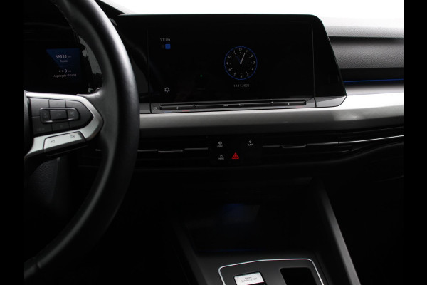Volkswagen Golf 1.5 eTSI DSG Active | Navigatie | Apple Carplay/Android Auto | Virtual Cockpit | Climate Control | Led | Dab | Camera | Adaptive Cruise Control | Extra Getint glas
