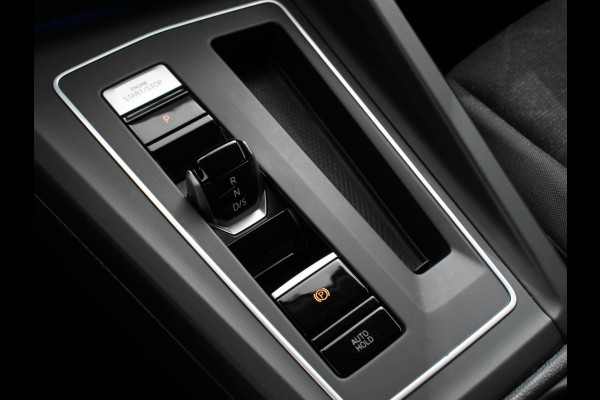 Volkswagen Golf 1.5 eTSI DSG Active | Navigatie | Apple Carplay/Android Auto | Virtual Cockpit | Climate Control | Led | Dab | Camera | Adaptive Cruise Control | Extra Getint glas