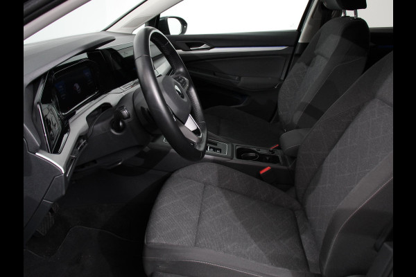 Volkswagen Golf 1.5 eTSI DSG Active | Navigatie | Apple Carplay/Android Auto | Virtual Cockpit | Climate Control | Led | Dab | Camera | Adaptive Cruise Control | Extra Getint glas