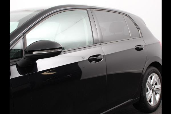 Volkswagen Golf 1.5 eTSI DSG Active | Navigatie | Apple Carplay/Android Auto | Virtual Cockpit | Climate Control | Led | Dab | Camera | Adaptive Cruise Control | Extra Getint glas