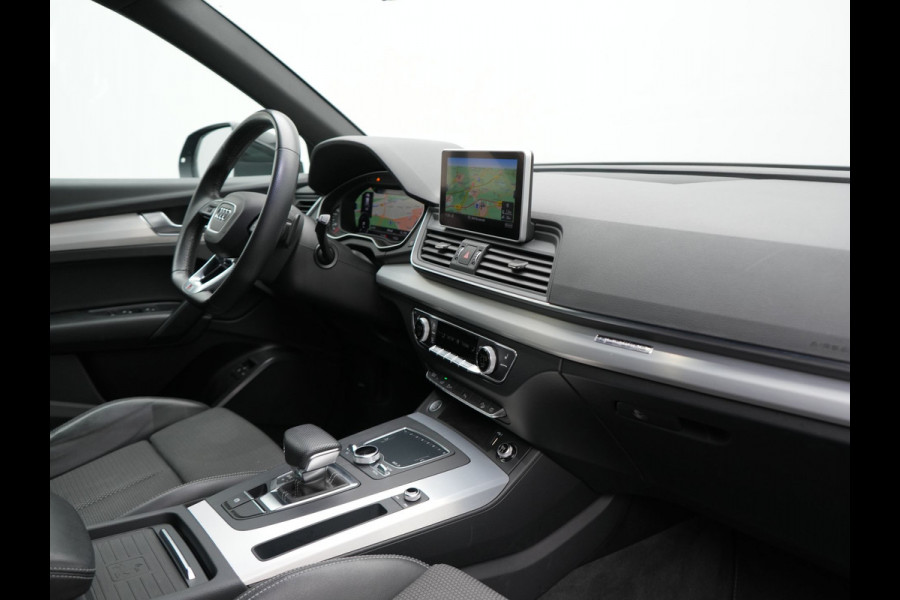 Audi Q5 50 TFSI e quattro S Line Plug In Hybrid 300pk Dealer O.H PHEV | Camera | Keyless | Sportstoelen Verwarmd | S Sportstuur | Navigatie Plus | Apple Carplay | Virtual | DAB | 20"L.M |