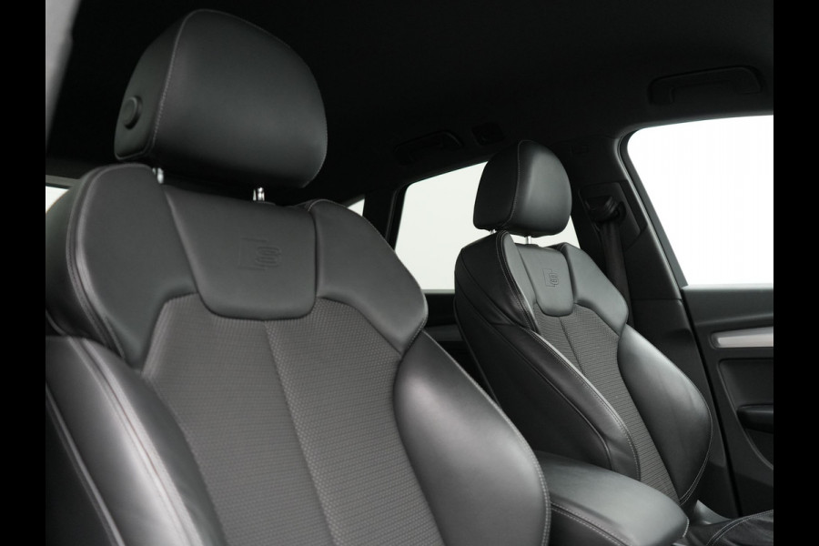 Audi Q5 50 TFSI e quattro S Line Plug In Hybrid 300pk Dealer O.H PHEV | Camera | Keyless | Sportstoelen Verwarmd | S Sportstuur | Navigatie Plus | Apple Carplay | Virtual | DAB | 20"L.M |