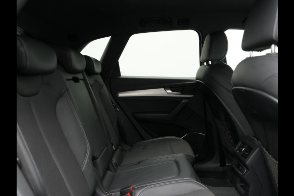 Audi Q5 50 TFSI e quattro S Line Plug In Hybrid 300pk Dealer O.H PHEV | Camera | Keyless | Sportstoelen Verwarmd | S Sportstuur | Navigatie Plus | Apple Carplay | Virtual | DAB | 20"L.M |