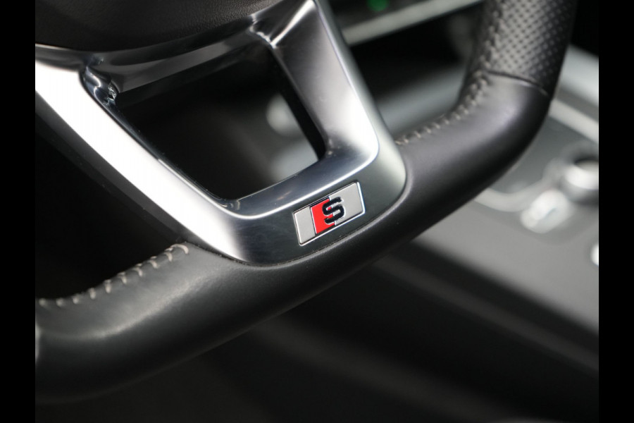 Audi Q5 50 TFSI e quattro S Line Plug In Hybrid 300pk Dealer O.H PHEV | Camera | Keyless | Sportstoelen Verwarmd | S Sportstuur | Navigatie Plus | Apple Carplay | Virtual | DAB | 20"L.M |