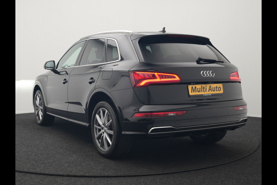 Audi Q5 50 TFSI e quattro S Line Plug In Hybrid 300pk Dealer O.H PHEV | Camera | Keyless | Sportstoelen Verwarmd | S Sportstuur | Navigatie Plus | Apple Carplay | Virtual | DAB | 20"L.M |