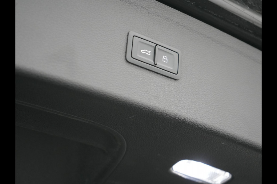 Audi Q5 50 TFSI e quattro S Line Plug In Hybrid 300pk Dealer O.H PHEV | Camera | Keyless | Sportstoelen Verwarmd | S Sportstuur | Navigatie Plus | Apple Carplay | Virtual | DAB | 20"L.M |