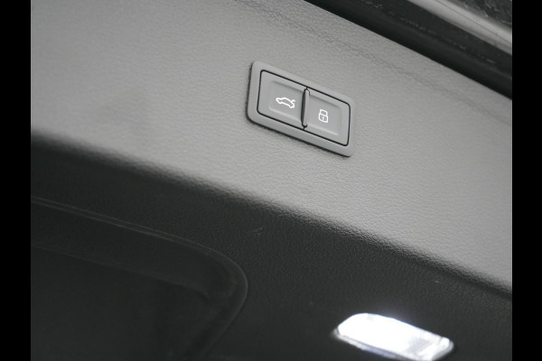 Audi Q5 50 TFSI e quattro S Line Plug In Hybrid 300pk Dealer O.H PHEV | Camera | Keyless | Sportstoelen Verwarmd | S Sportstuur | Navigatie Plus | Apple Carplay | Virtual | DAB | 20"L.M |