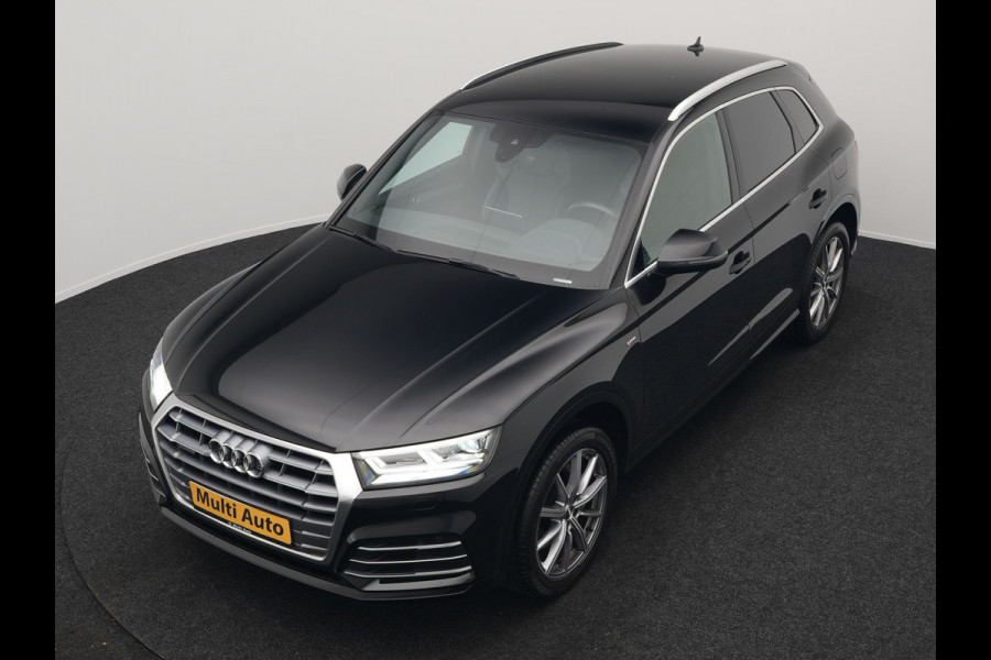 Audi Q5 50 TFSI e quattro S Line Plug In Hybrid 300pk Dealer O.H PHEV | Camera | Keyless | Sportstoelen Verwarmd | S Sportstuur | Navigatie Plus | Apple Carplay | Virtual | DAB | 20"L.M |