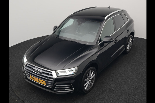 Audi Q5 50 TFSI e quattro S Line Plug In Hybrid 300pk Dealer O.H PHEV | Camera | Keyless | Sportstoelen Verwarmd | S Sportstuur | Navigatie Plus | Apple Carplay | Virtual | DAB | 20"L.M |