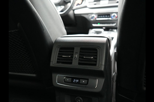 Audi Q5 50 TFSI e quattro S Line Plug In Hybrid 300pk Dealer O.H PHEV | Camera | Keyless | Sportstoelen Verwarmd | S Sportstuur | Navigatie Plus | Apple Carplay | Virtual | DAB | 20"L.M |