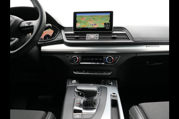 Audi Q5 50 TFSI e quattro S Line Plug In Hybrid 300pk Dealer O.H PHEV | Camera | Keyless | Sportstoelen Verwarmd | S Sportstuur | Navigatie Plus | Apple Carplay | Virtual | DAB | 20"L.M |