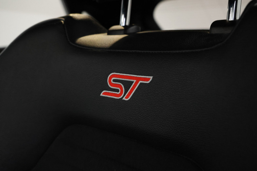 Ford Puma 1.5 EcoBoost ST-X 200pk! Panorama, Recaro etc. etc.