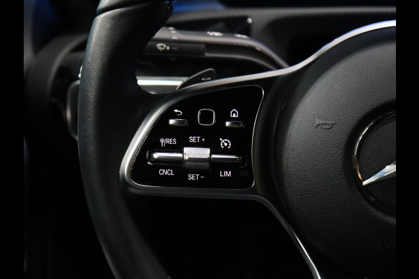 Mercedes-Benz A-Klasse 200 Luxury Line [SFEERVERLICHTING, CAMERA, PDC V+A, CRUISE CONTROL, BLUETOOTH TELEFOON, STOELVERWARMING, TREKHAAK, NAVIGATIE]