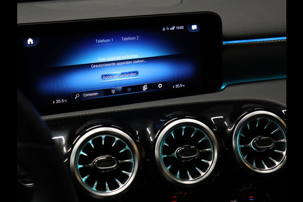 Mercedes-Benz A-Klasse 200 Luxury Line [SFEERVERLICHTING, CAMERA, PDC V+A, CRUISE CONTROL, BLUETOOTH TELEFOON, STOELVERWARMING, TREKHAAK, NAVIGATIE]