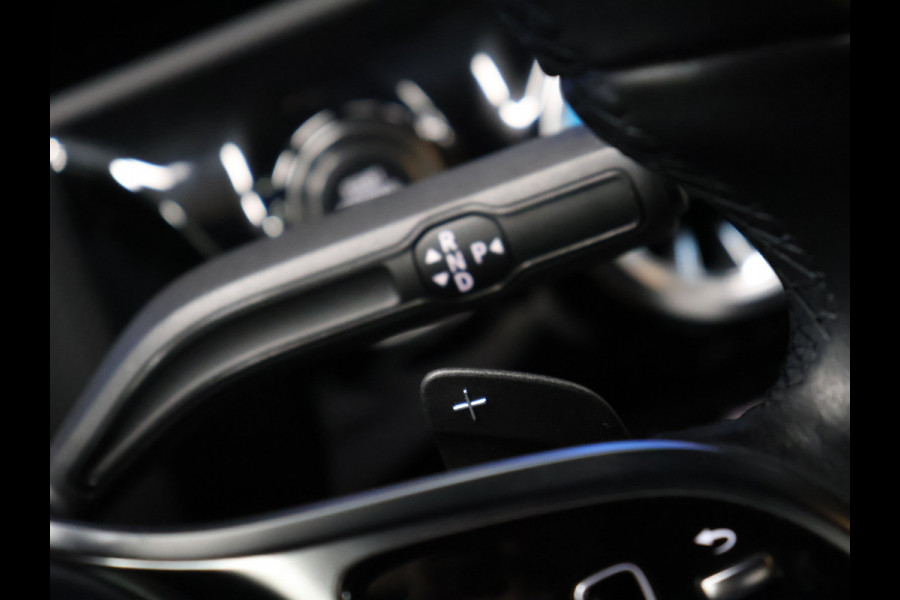 Mercedes-Benz A-Klasse 200 Luxury Line [SFEERVERLICHTING, CAMERA, PDC V+A, CRUISE CONTROL, BLUETOOTH TELEFOON, STOELVERWARMING, TREKHAAK, NAVIGATIE]