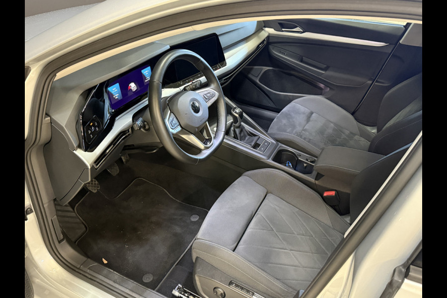 Volkswagen Golf 1.5 TSI Life Business | Memory stoelen | Camera | Full LED | Apple Carplay