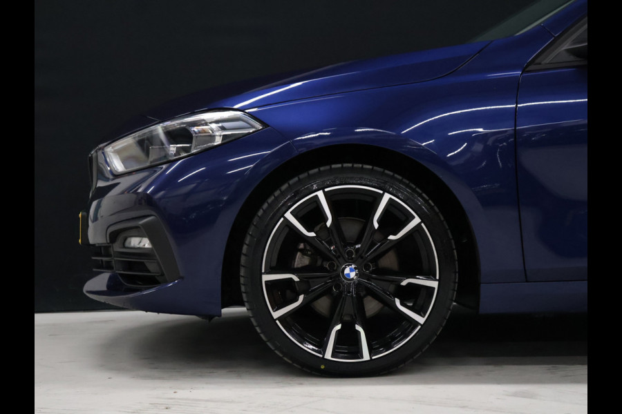 BMW 1-serie 118i Executive Edition [APPLE CARPLAY, ANDROID AUTO, PDC V+A, CRUISE CONTROL, AUTOMATISCHE AIRCO, NAVIGATIE, NIEUWSTAAT]