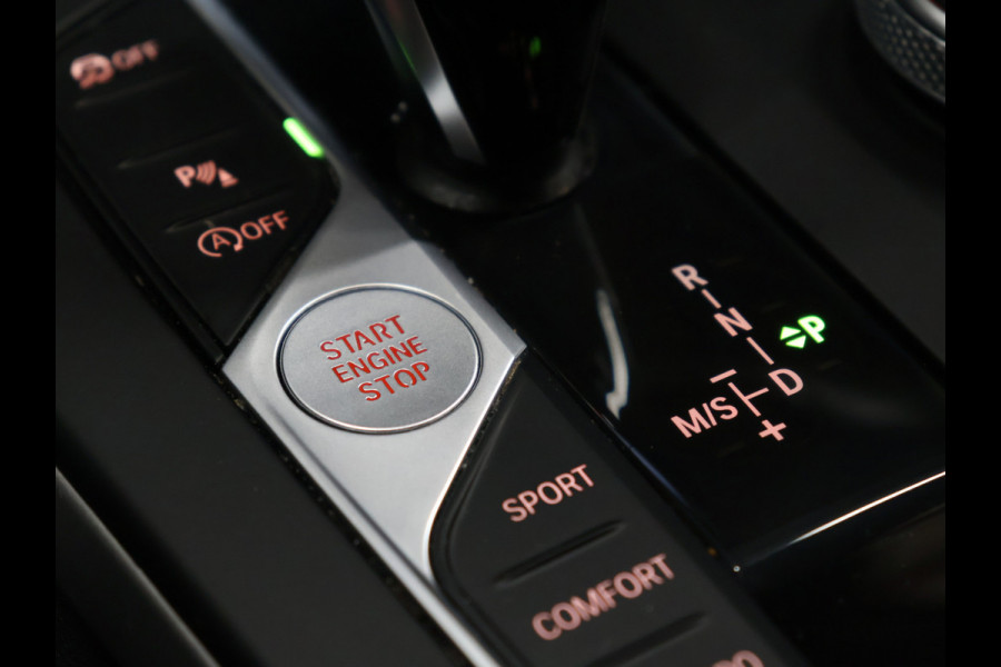 BMW 1-serie 118i Executive Edition [APPLE CARPLAY, ANDROID AUTO, PDC V+A, CRUISE CONTROL, AUTOMATISCHE AIRCO, NAVIGATIE, NIEUWSTAAT]