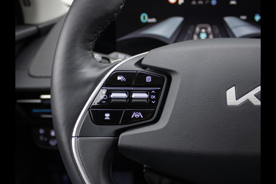 Kia Ev6 Plus AWD 77.4 kWh | SOH 100% | Nederlandse dealer onderhouden auto | Stoel en stuurverwarming | Geheugen bestuurderstoel |