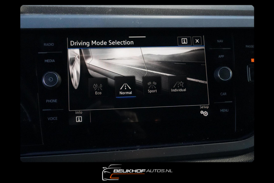 Volkswagen Polo 1.0 TSI Business Camera Carplay Navi Clima