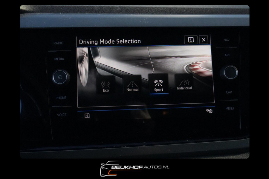 Volkswagen Polo 1.0 TSI Business Camera Carplay Navi Clima