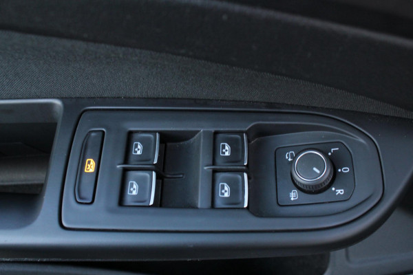 Volkswagen Golf 1.5 eTSI Style