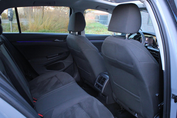 Volkswagen Golf 1.5 eTSI Style