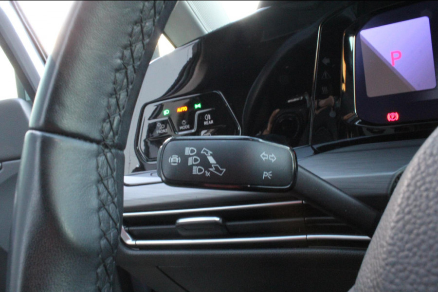 Volkswagen Golf 1.5 eTSI Style