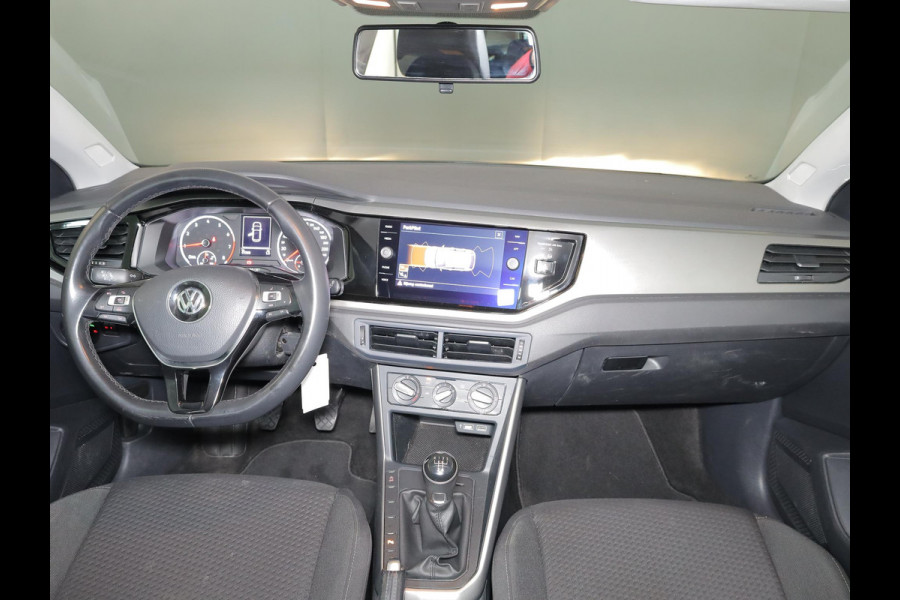 Volkswagen Polo 1.0 TSI Comfortline 95 pk | Navigatie | Parkeersensoren | Adaptieve cruise control | Apple Carplay/Android Auto |