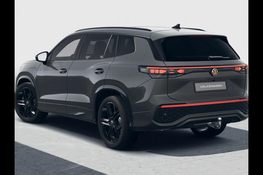 Volkswagen Tayron 1.5 eHybrid R-Line Edition 272 PK PHEV | Panorama dak | Black Style | 20"LM velgen | Stoel- en stuurverwarming | 360 graden camera |