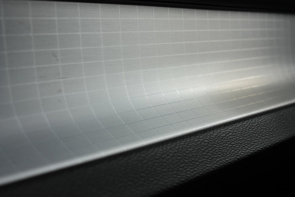 Volvo XC40 2.0 B4 Plus Dark Google Infotainment / Semi elektrisch wegklapbare trekhaak / Verwarmbare voorruit / Harman Kardon Audio installatie / Elektrisch bedienbare voorstoelen